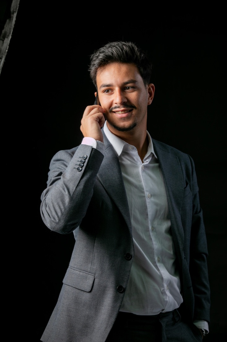 João Maria ao telefone